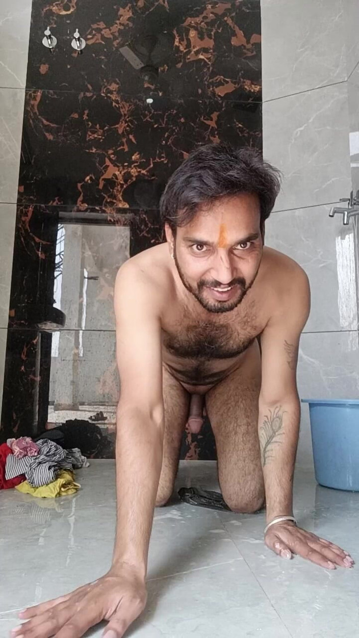 Rajasthani-old-lover: Desi giovane ragazzo gode di lavare la biancheria intima del...