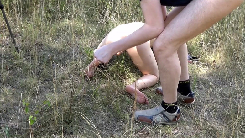 Sex and BDSM Slaves by her Master: 公園で浣腸を受ける