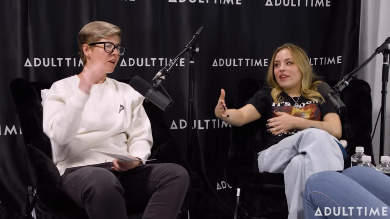 Adult Time Podcast: Гізель Бланко &amp; Анна Клер Хмари феромони, ножиці , &amp; кущ | Підкас для дорослих