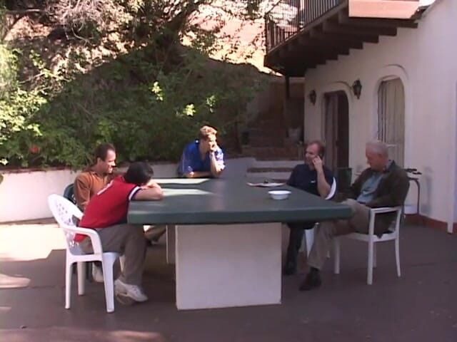 Group Bang: Una bella arrapata dai capelli neri succhia e scopa con...