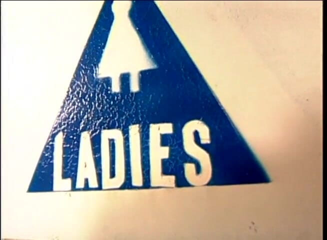 Lesbian Illusion: Stygga lesbiska tjejer vill visa lesbisk upplevelse