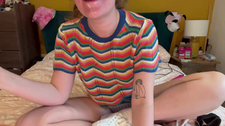babycarriexx: Babygirl neckt dich, während du versuchst zu arbeiten