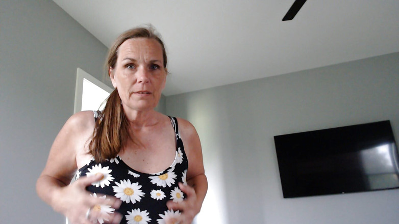 KimitheMilfMommy: देखने का बिंदु milf(चोदने लायक मम्मी) 36DD का चुपके से अंदर