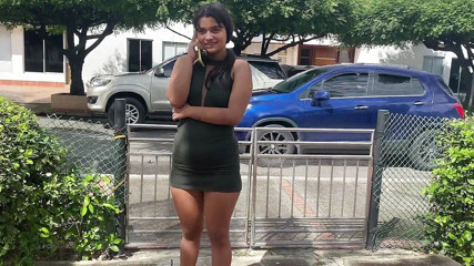 DAYANNA: Îmi invit iubita la piscină și ne futem în baie