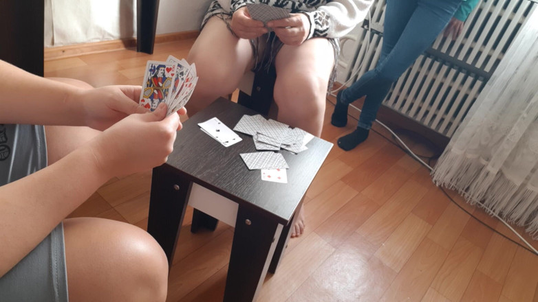 Lesbian-illusion: J’ai perdu à Cards et ma copine. - illusion lesbienne
