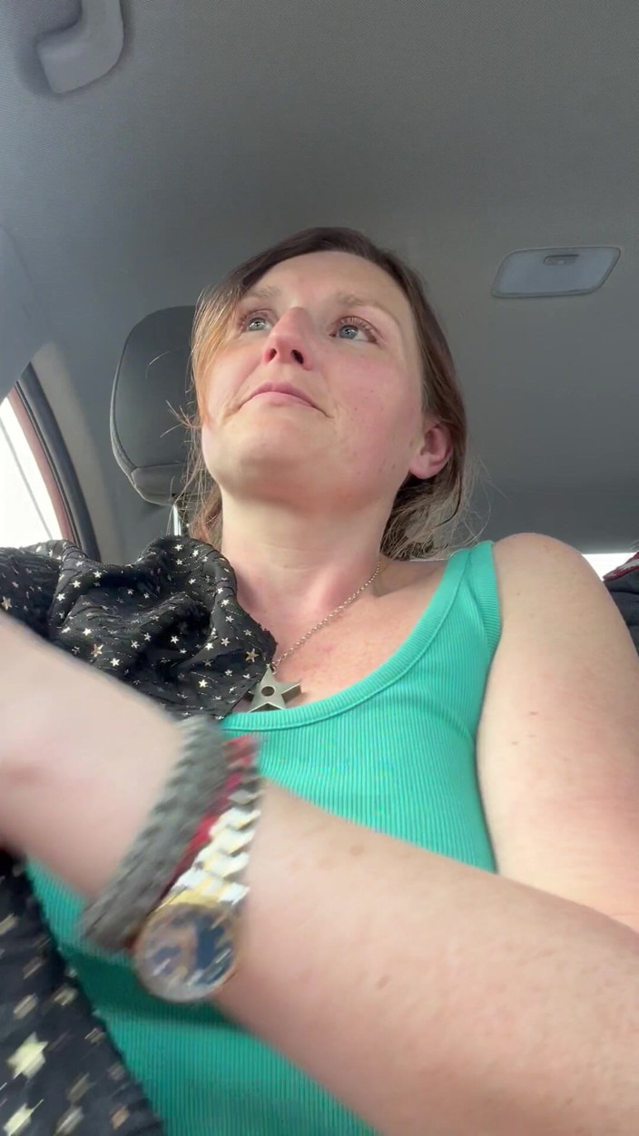 MistressWriggler: Llegar en topless en los asientos de pasajeros se estaba...