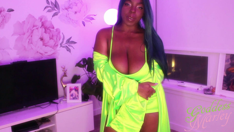 Goddess Marley: Green mě zapne