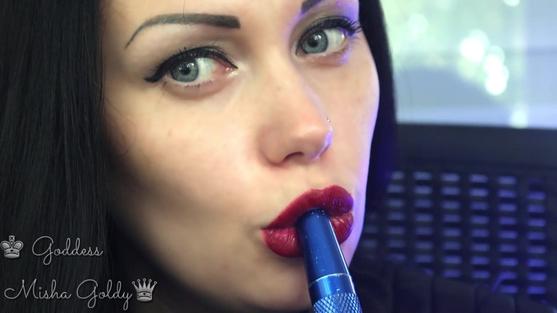 Goddess Misha Goldy: 내 큰 입술과 hookah 연기에 정액!