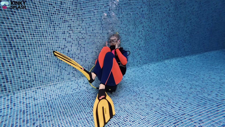 UKCuteGirl Lucy Lauren: Scuba instructeur duiker training pov poesje neuk verleiding