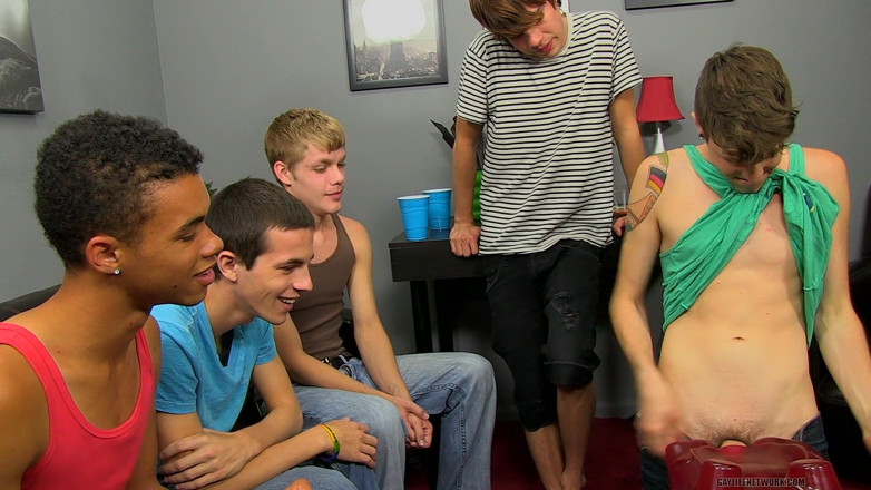 Lollipop Twinks: Orgía de la goma