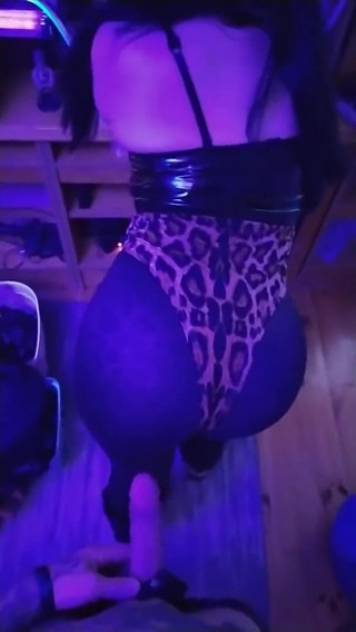 KatrixandCaliforniaLatex: Katrix hot compilation in lattice, culo, succhia il cazzo.
