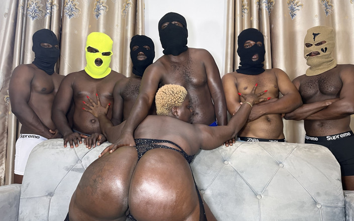 Sweetqueen2: Partie 2 d’un gangbang six sur un