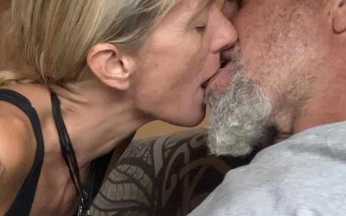 Cristina Sauvage: Versehentlicher Blowjob Am Morgen - Deep Throat, Ich Komme In Seinen...