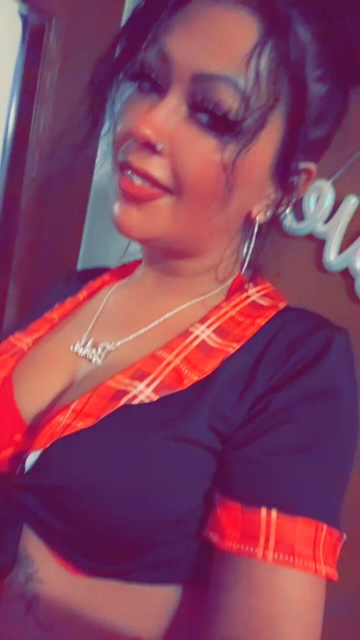 Krystal Petite Treat: Chúng ta hãy đụ!