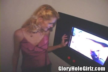 Glory Hole Girlz: Anal only - dünne hure mit blonder ehefrau lutscht schwänze im...