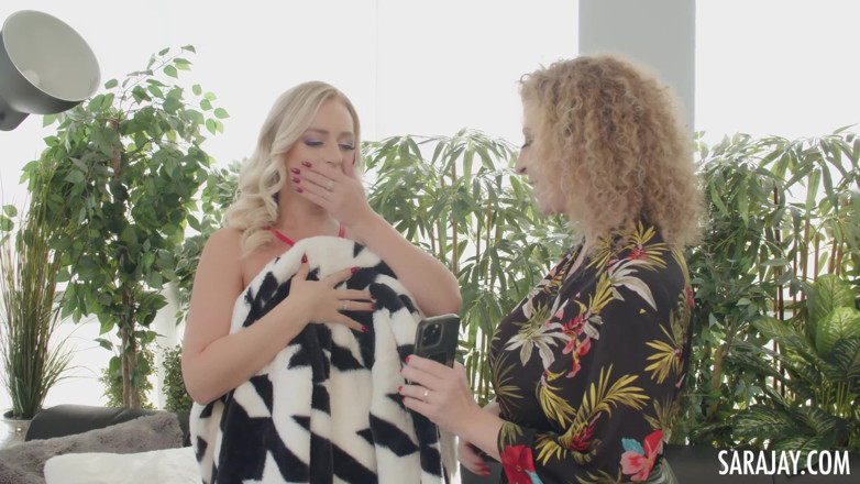 Sara Jay: Sara Jay przejmuje kontrolę za pomocą paska, jak Elana Bunnz...