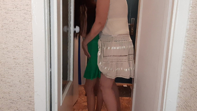 Lesbian-candys: Eu sou muito melhor em foder a amante do meu...