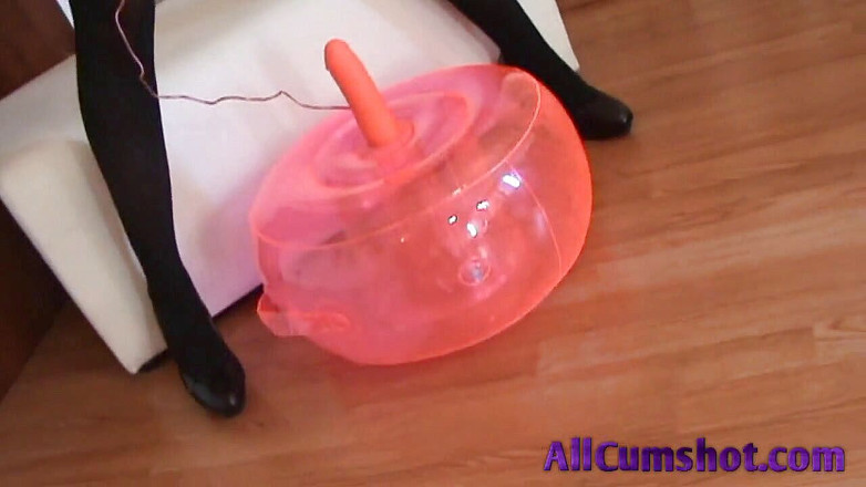 All Cumshot: Jävla hennes nya leksak