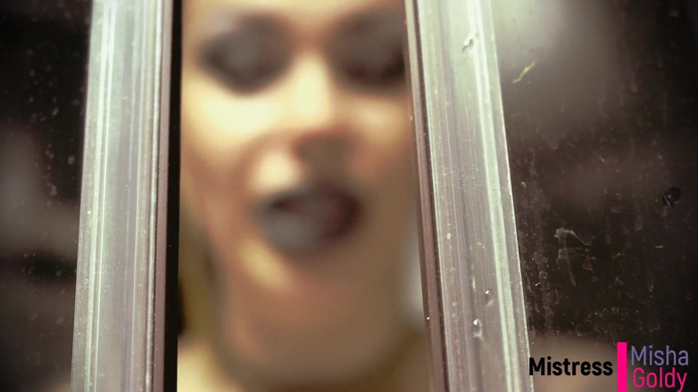 Goddess Misha Goldy: Vorzeitiger cumer schluckt lebendig nach schnellem fick mit dementlichkeit!