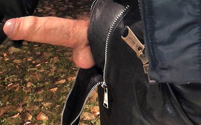 GERMANE_XL: Läder Cop 32 (piss Cigarr Cum Shots Xl)