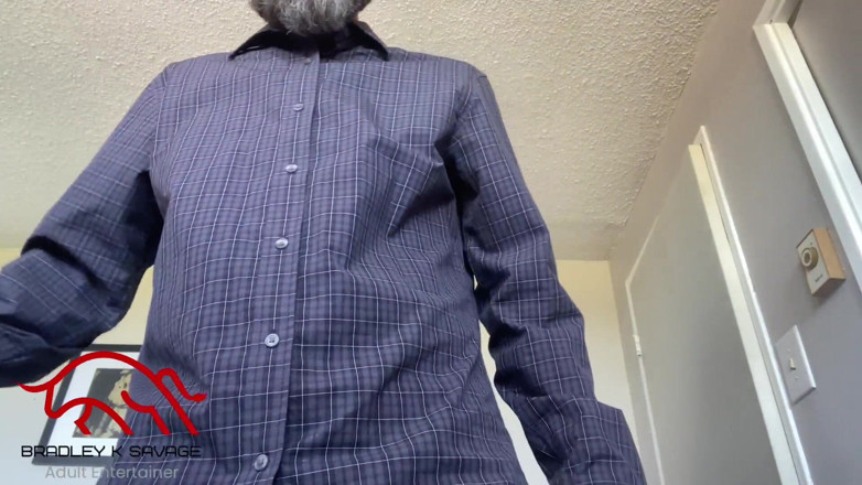 Bradley K Savage: POV : un beau-père surprend son beau-fils en train de se...