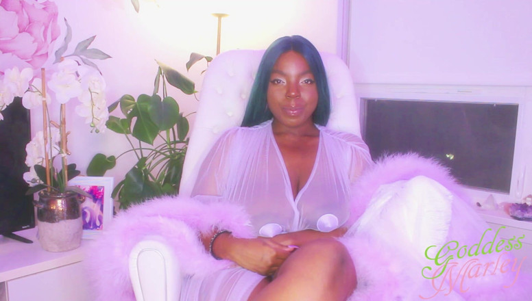 Goddess Marley: Fammi questo, comprami quello!
