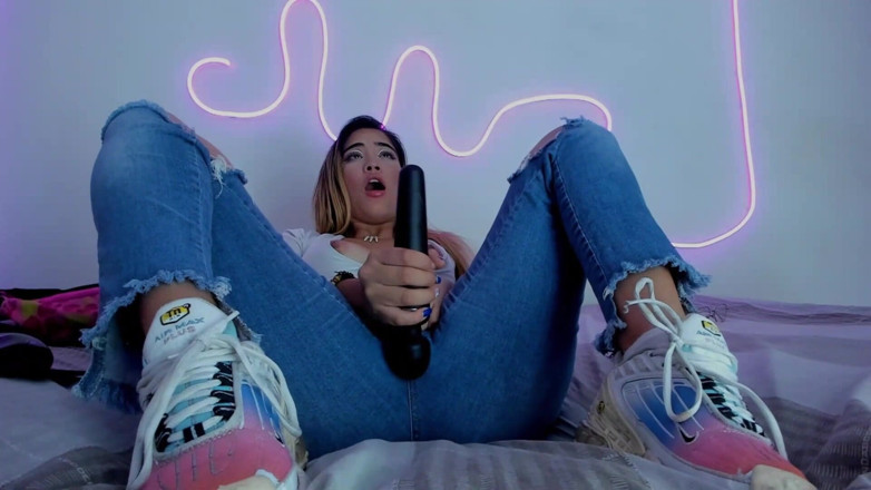 ScarlettKent: Sexy blondine hat einen erstaunlichen orgasmus mit ihrem vibrator und...