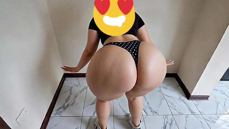 Xprohibidox1: この大きなお尻の女性の美しいTバックを見て!