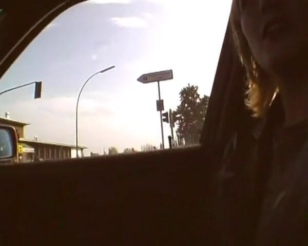 German Amateur Videos: Підібрана бе з Німеччини дрочить її тугу пизду в машині