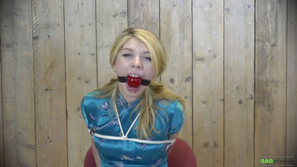 Gag Attack: Lolly Anne - meerdere kokhalzen