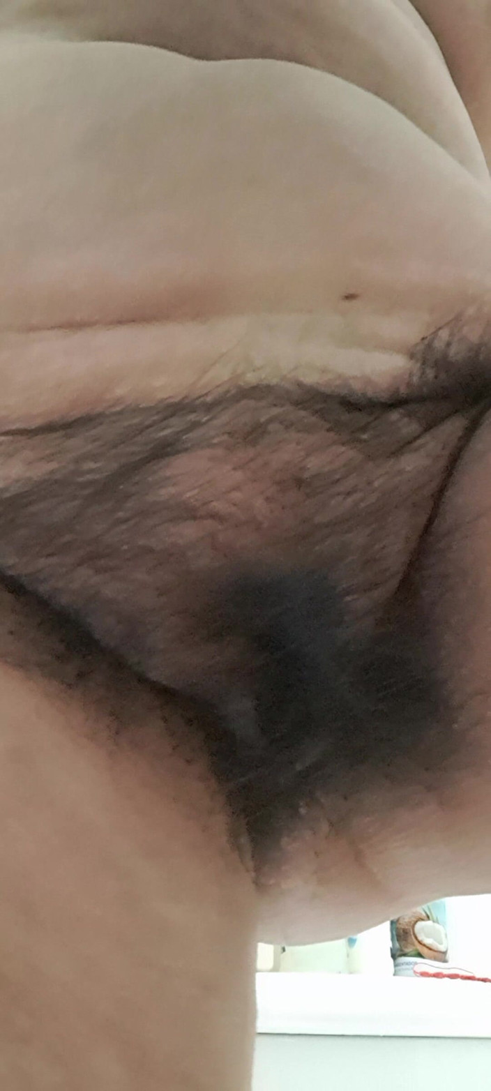 Mommy big hairy pussy: Madrasta buceta peluda 1