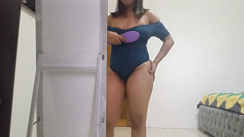 PATY PATY: Sexy nevlastní dcera je krásná před zrcadlem a nutí ji...