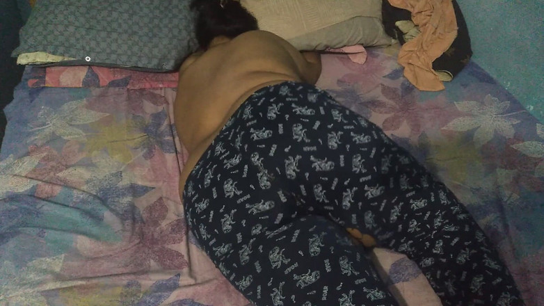 Aria Mia: Desi Bidhaba Sexy tetička