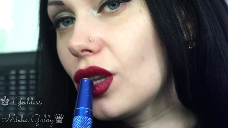 Goddess Misha Goldy: Sborra alle mie grandi labbra e fumo il narghilè!