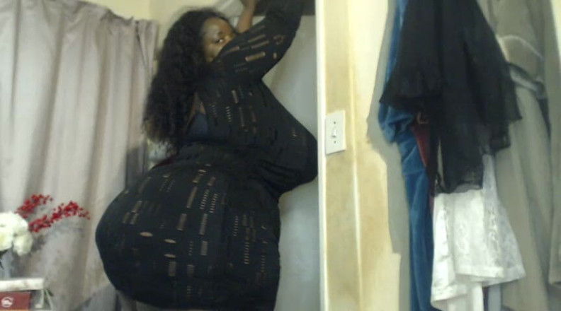 Legendary Booty Overdose: Madura gordinha balançando seu rabo gordo e suculento