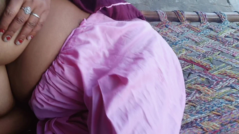 Yourgeeta8899: Desi by bhabhi knullas hårt för att behaga hyresvärden för...