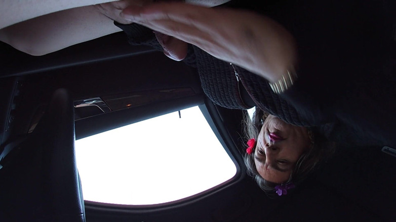 JonasBen: TRAv in macchina masturbazione al mattino presto video da solo...