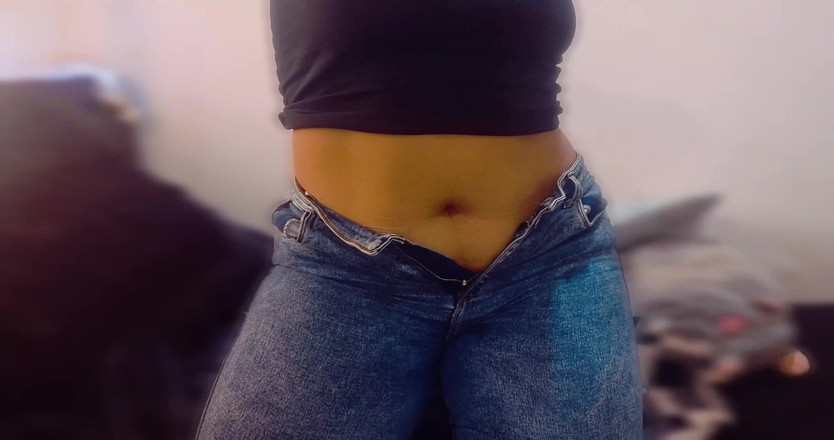 Uncut Lil Midget and Latina Freaky Friends: Жадный до спермы медведь кончает так жестко по комнате, sh!t