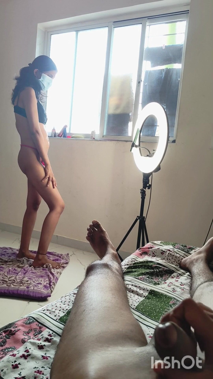 Desishycouple: 라이브하고 남편 자위하는 섹시한 바비 Shivani.