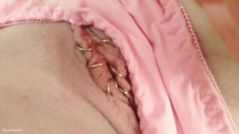 Arya Grander: Tachinare cu cur și țâțe: futai cu pizdă strâmtă și supt cu vibrator (Arya...