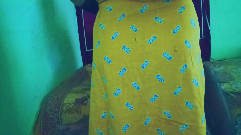 Housewife 69: Suri rumah desi dikongkek hambanya dalam gaya doggy