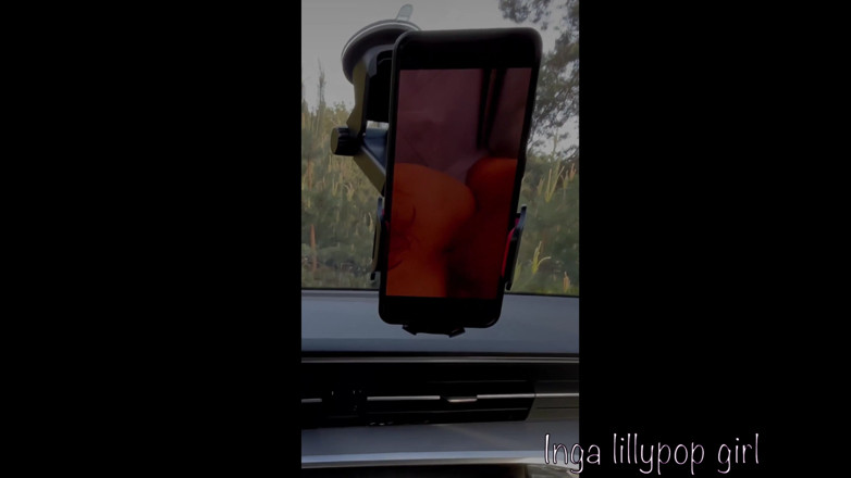 Inga lillypop girl: Ngocok kontol terbaik ayah di dalam mobilnya