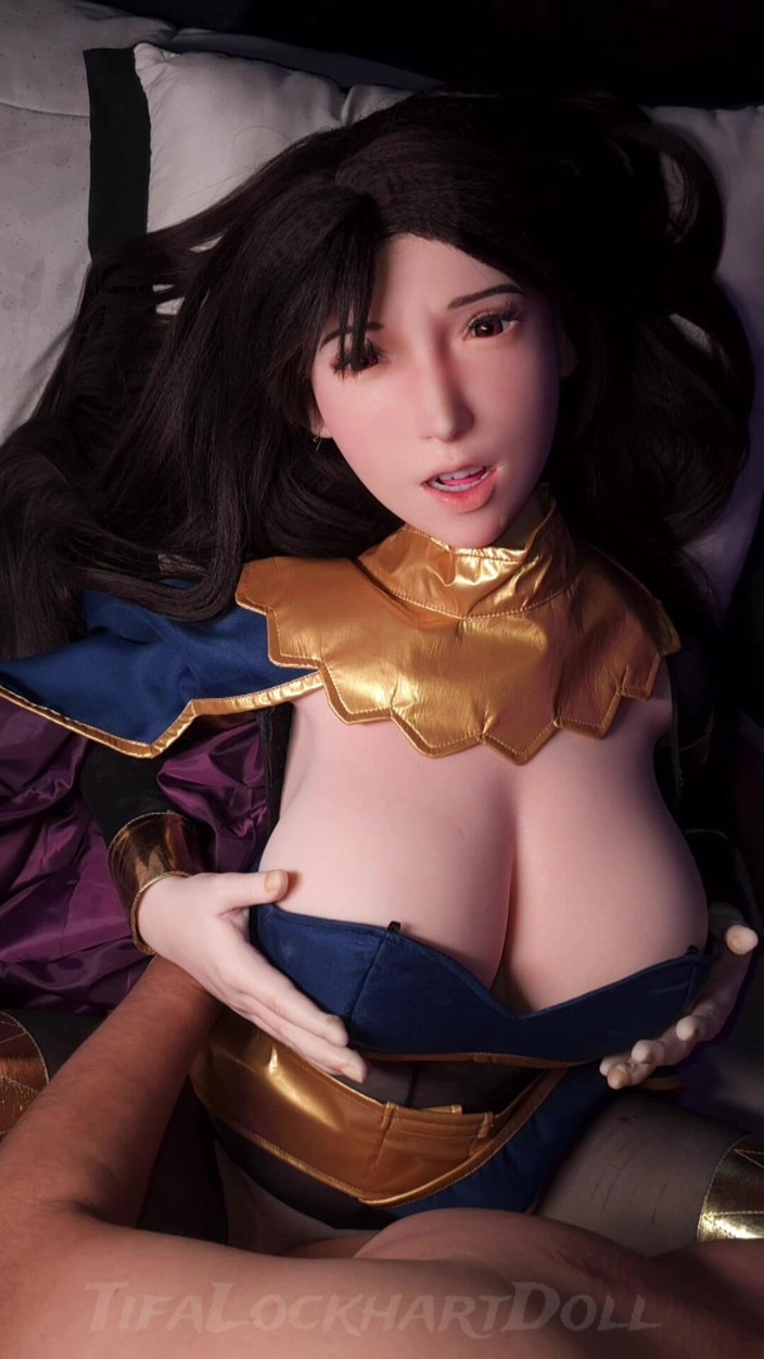 Tifa Lockhart doll: Tifa Lockhart在交叉角色扮演火纹塔尔贾