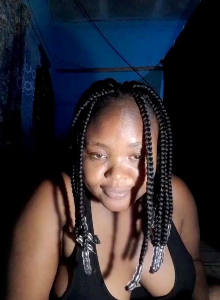Mahali: Dime cuánto amas mis grandes tetas y mi gran culo...