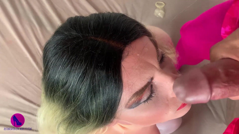 2CD Sluts: Travestito enorme facciale succhia e scopa