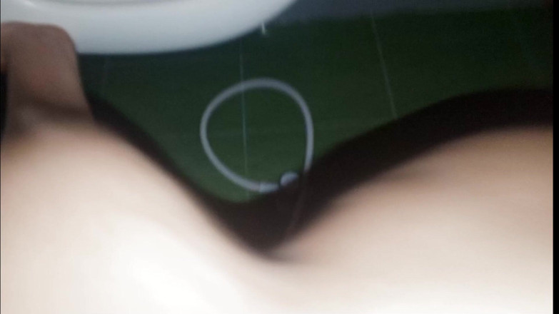 Nadiyabd: Зведена сестра Надія здивована великим членом свого зведеного брата, і він трахає її велику пизду, поки вони вдома одні