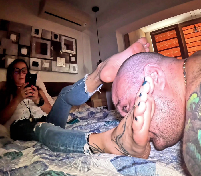 Mistressyammyboots: Arco Ante Mis Pies