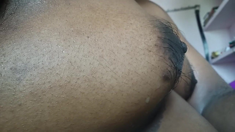 Fapidontmind: Zeer mooie borst of B