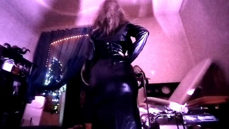 Eva Latexxx: Domina eva latex-fetisch dicker arsch MILf domina göttin solo stiefel...