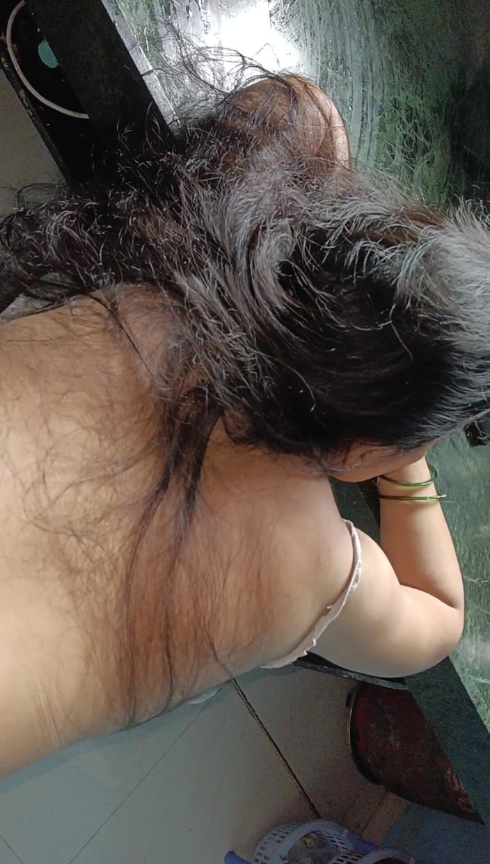 Poonamrandi143: Трахнул невестку на кухне